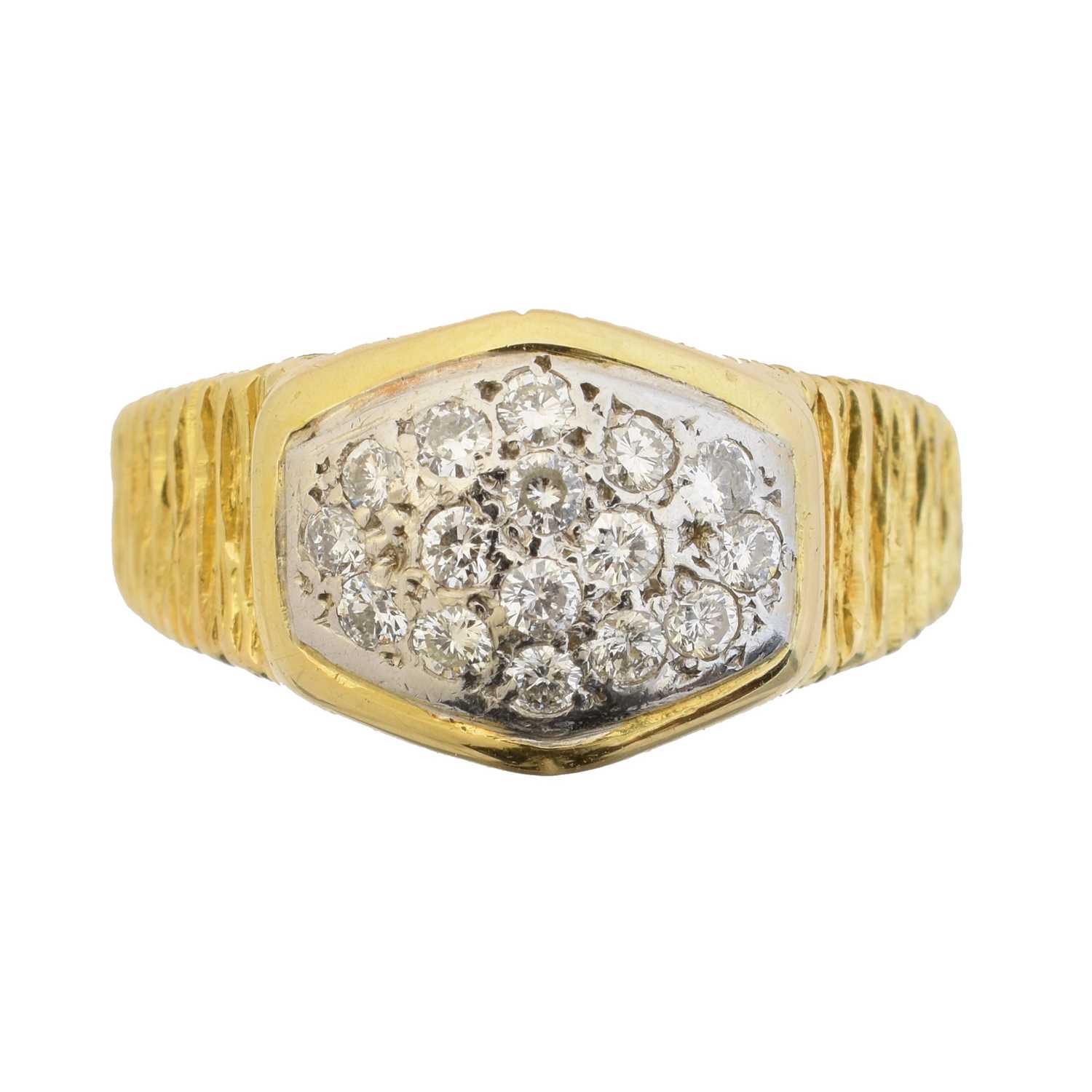 Lot 176 - An 18ct gold diamond dress ring by Cropp & Farr