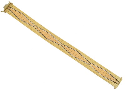 Lot 38 - A bracelet