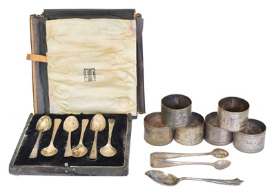 Lot 91 - A selection of silver