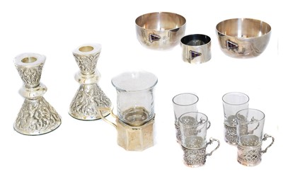 Lot 125 - A selection of silver plate items