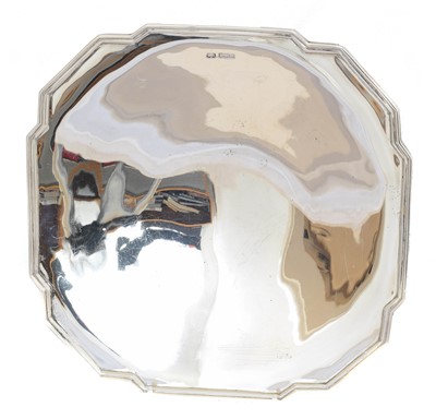 Lot 127 - A George V silver card tray