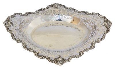 Lot 129 - An Edward VII silver basket