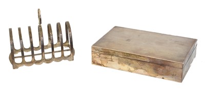 Lot 107 - A selection of silver
