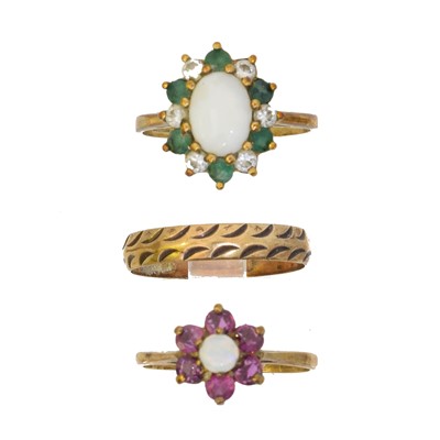 Lot 86 - Three 9ct gold rings