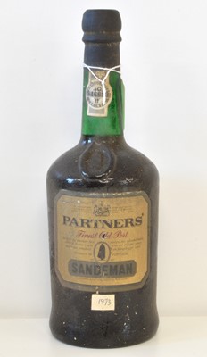 Lot 64 - Sandeman’s Partners’ Fine Old Port (1970's)