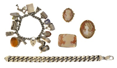Lot 112 - A selection of jewellery
