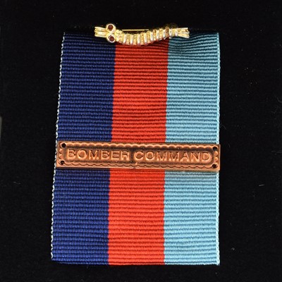 Lot 5 - A WWII 'Caterpillar Club' pin