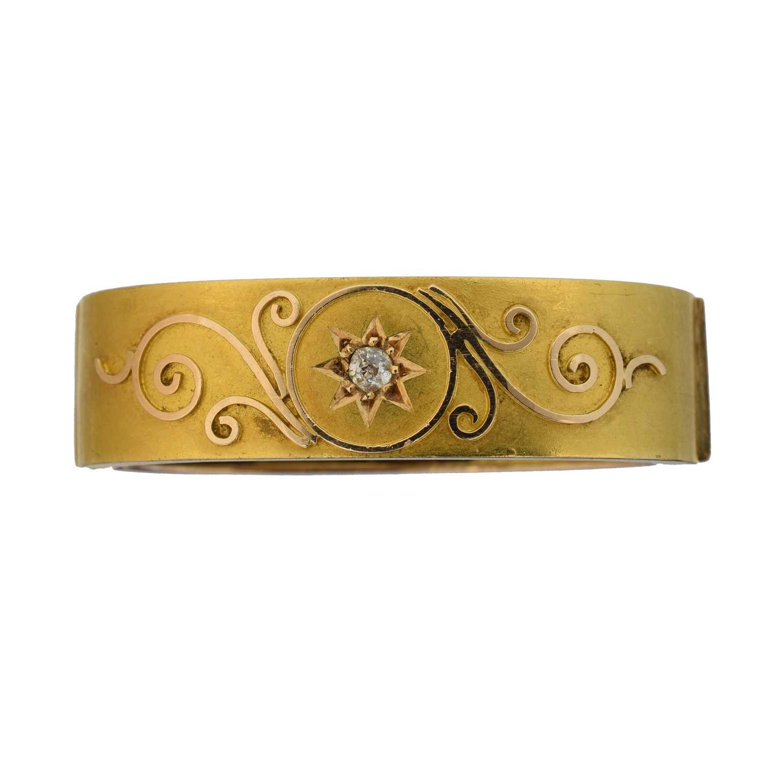 Lot 16 - A 15ct gold late Victorian diamond scarf clip