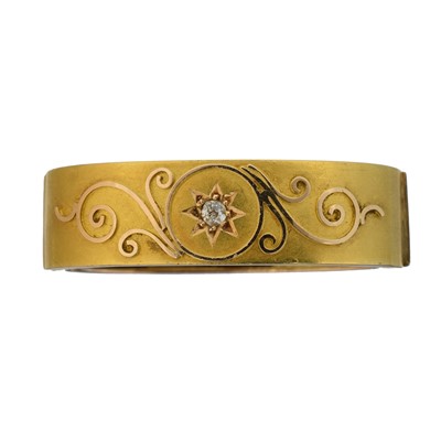 Lot 16 - A 15ct gold late Victorian diamond scarf clip