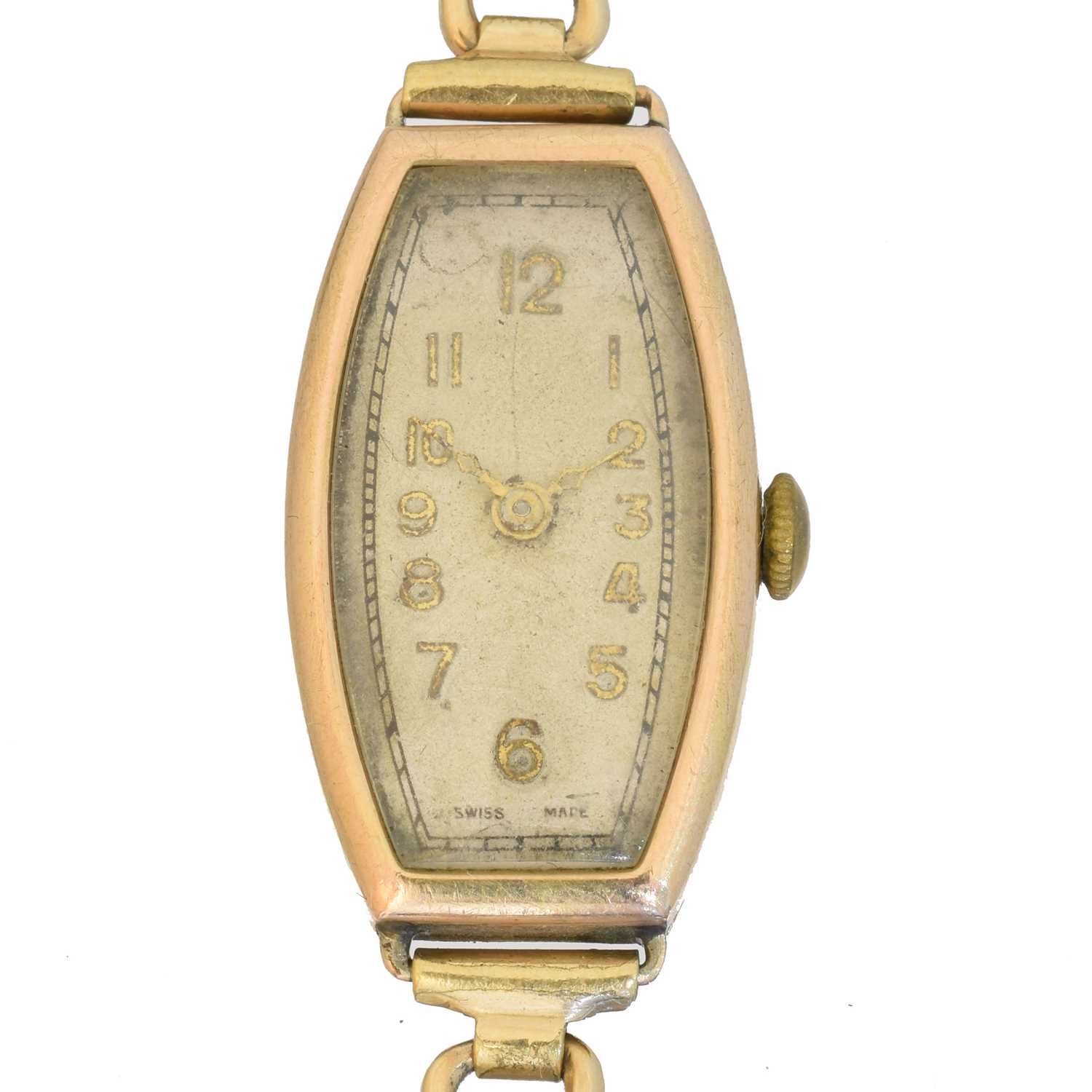 Lot 122 - A 9ct gold Art Deco manual wind wristwatch