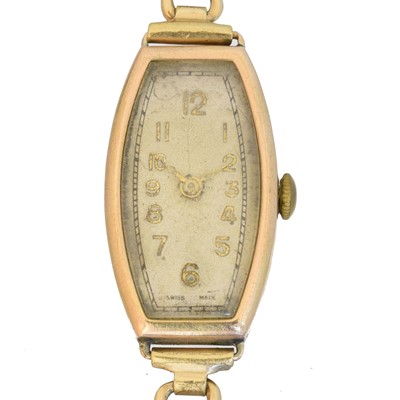 Lot 122 - A 9ct gold Art Deco manual wind wristwatch