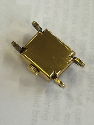 Lot 192 - An early 20th century 18ct gold Cartier manual wind wristwatch