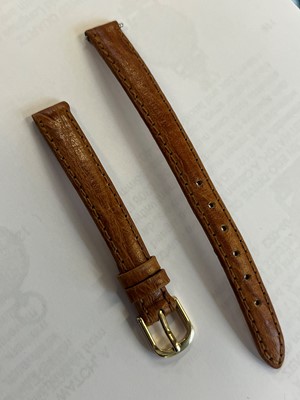 Lot 192 - An early 20th century 18ct gold Cartier manual wind wristwatch