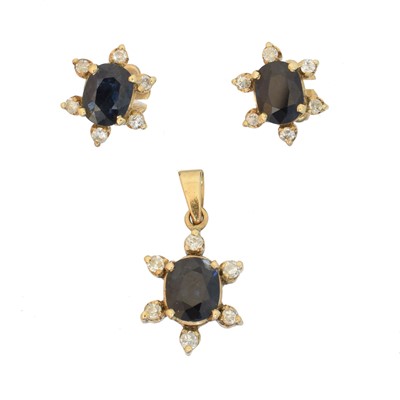 Lot 30 - A sapphire and paste set of jewellery