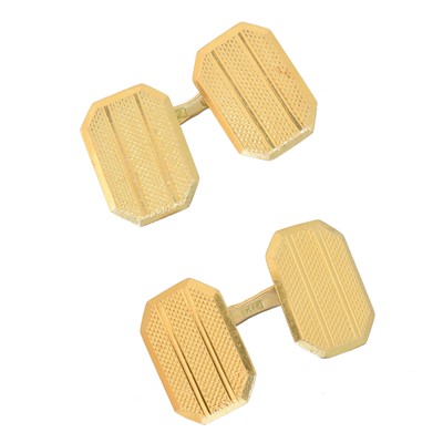 Lot 104 - A pair of cufflinks
