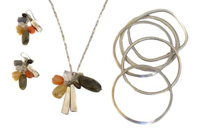 Lot 32 - A selection of silver jewellery by Azendi
