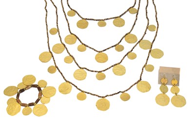 Lot 29 - A set of Kenneth Lane 'Golden Disc' jewellery