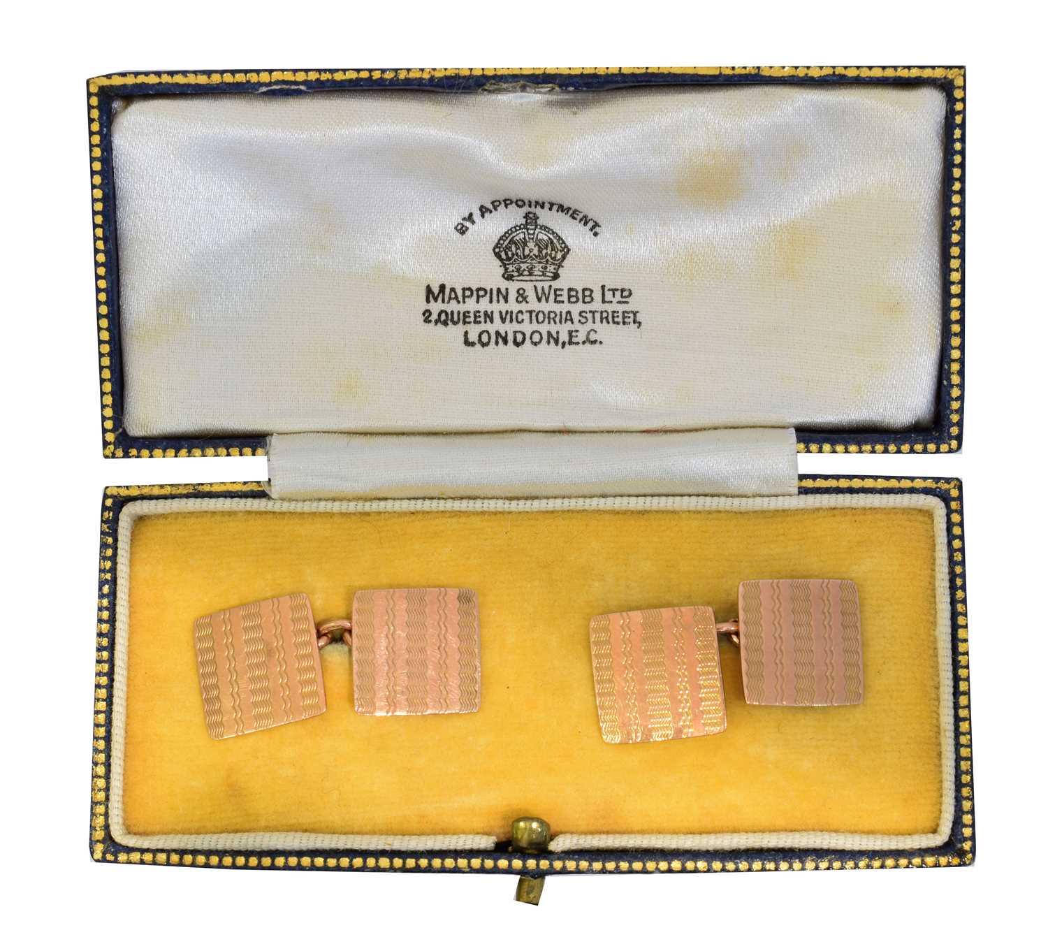Lot 103 - A pair of 9ct gold cufflinks