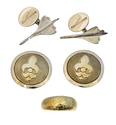 Lot 107 - A selection of jewellery