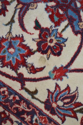 Lot 369 - Iranian Isfahan rug
