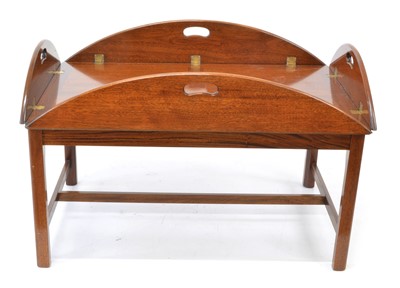 Lot 271 - 20th century Georgian style mahogany butlers tray coffee table