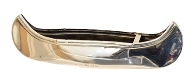 Lot 140 - An Edward VII silver novelty pin cushion