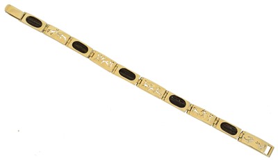 Lot 23 - An elephant hair bracelet