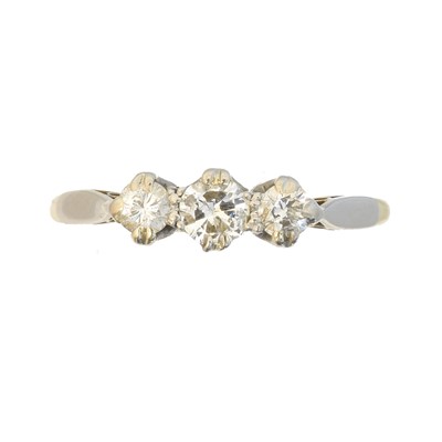 Lot 136 - A diamond three stone ring
