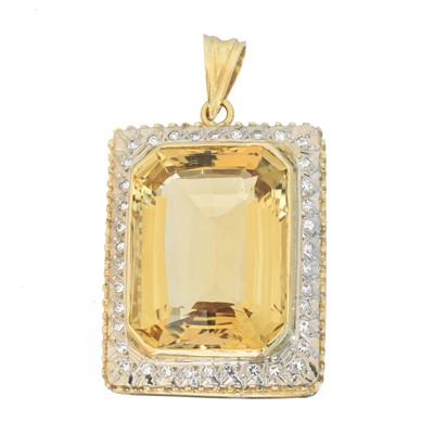 Lot 61 - A citrine pendant