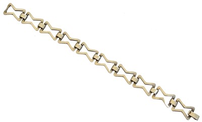 Lot 11 - A silver bracelet