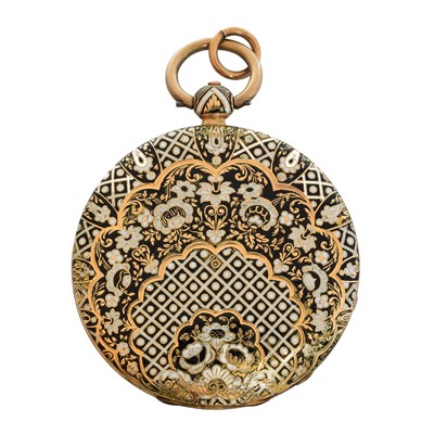 Lot 62 - An early 20th century enamel locket