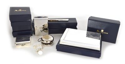 Lot 71 - Aquascutum Manchester United Corporate Gifts