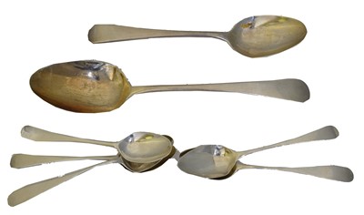 Lot 168 - A selection of silver flatware