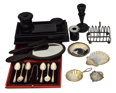 Lot 111 - A selection of silver