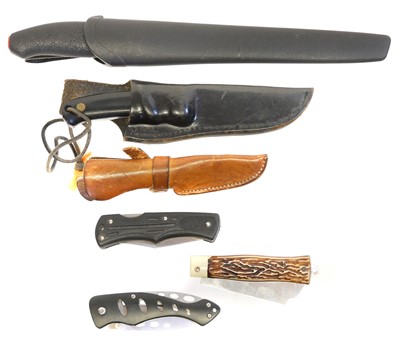 Lot 236 - Collection of knives, to include the makers...