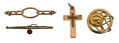 Lot 101 - A selection of 9ct gold jewellery