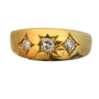 Lot 62 - A late Victorian 18ct diamond three stone ring