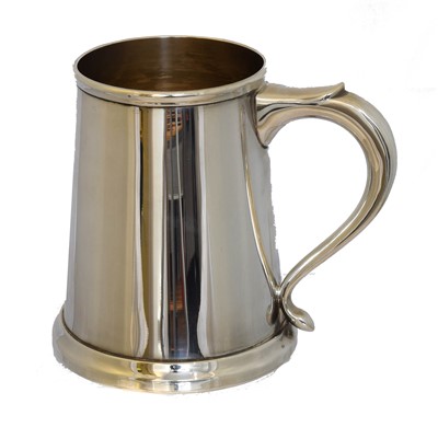 Lot 181 - An Elizabeth II silver tankard