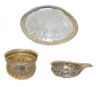 Lot 127 - A selection of George III and later silver