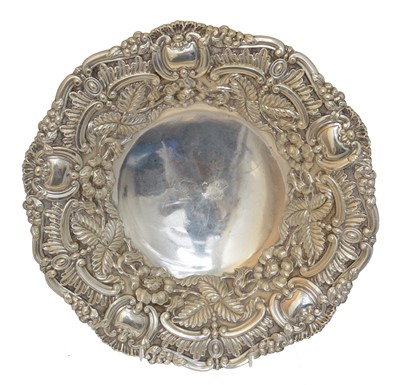 Lot 154 - A Victorian silver bowl