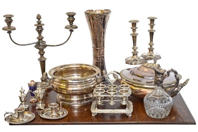 Lot 146 - A selection of silver plate