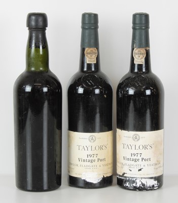 Lot 46 - 3 bottles of Port