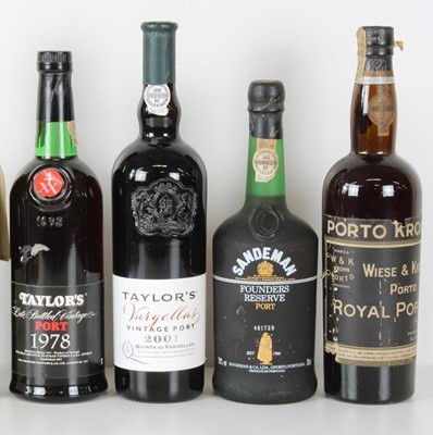 Lot 49 - 4 bottles Various Fine Port