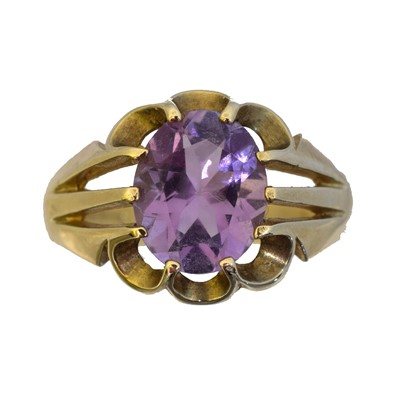 Lot 153 - A 9ct gold amethyst dress ring.