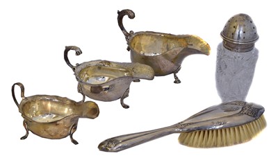 Lot 147 - A selection of silver