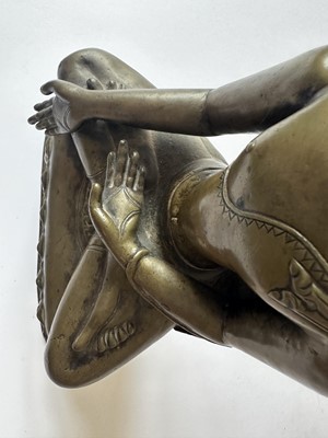 Lot 14 - A 19th Century Thai Hollow Cast Bronze Buddha