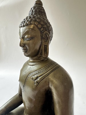 Lot 14 - A 19th Century Thai Hollow Cast Bronze Buddha