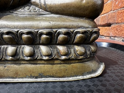 Lot 14 - A 19th Century Thai Hollow Cast Bronze Buddha