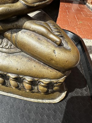 Lot 14 - A 19th Century Thai Hollow Cast Bronze Buddha