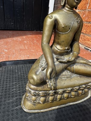 Lot 14 - A 19th Century Thai Hollow Cast Bronze Buddha